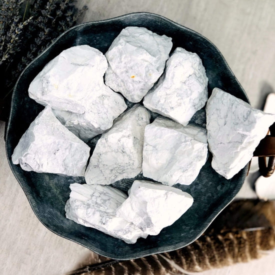 Raakakivi Iso,  Howliitti