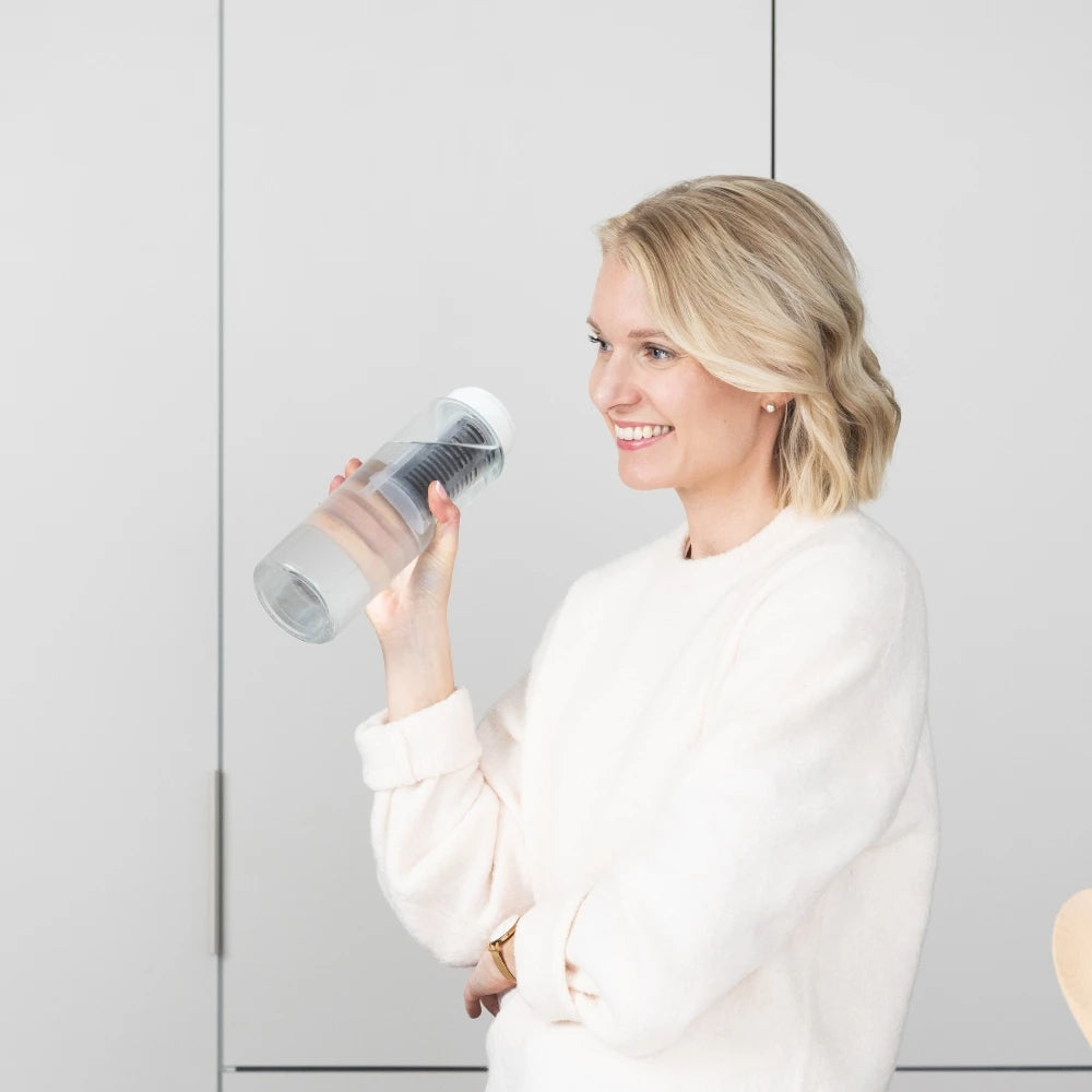 AQVA BOTTLE suodattava juomapullo 0,9 litraa