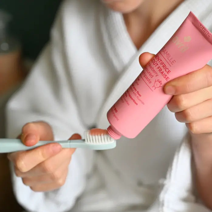 Avril Lasten Fluori-hammastahna, mansikka 75ml