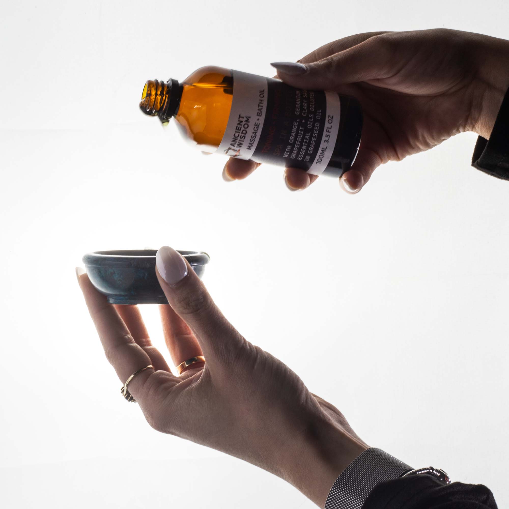 AW Aistillinen hierontaöljy 100ml