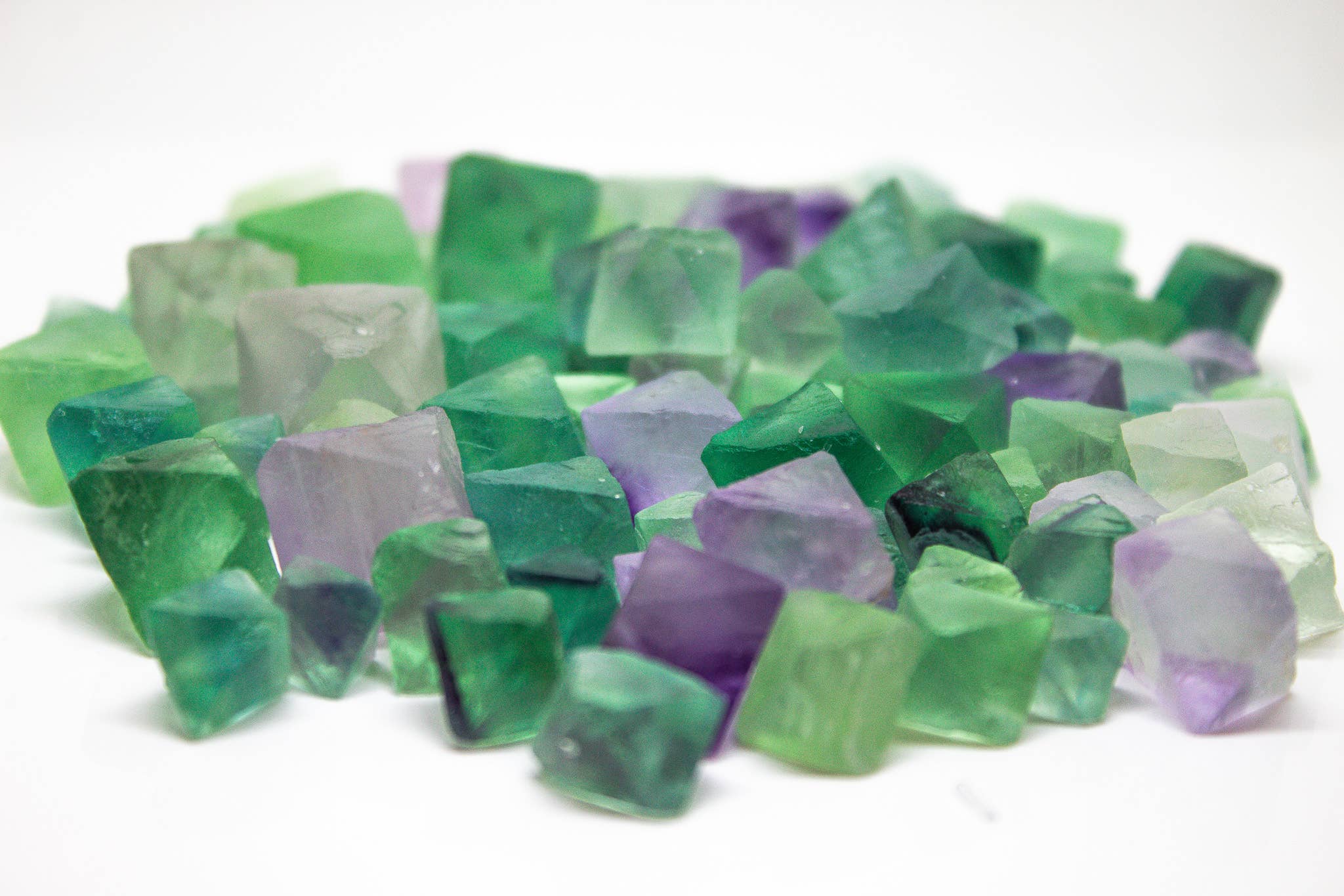 Rainbow Fluoriitti - oktaedri (7-25mm)