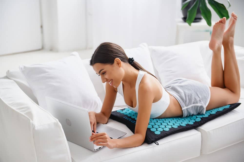 Akumata Piikkimatto ja tyyny – tehokas lihasrentoutus ja kivunlievitys