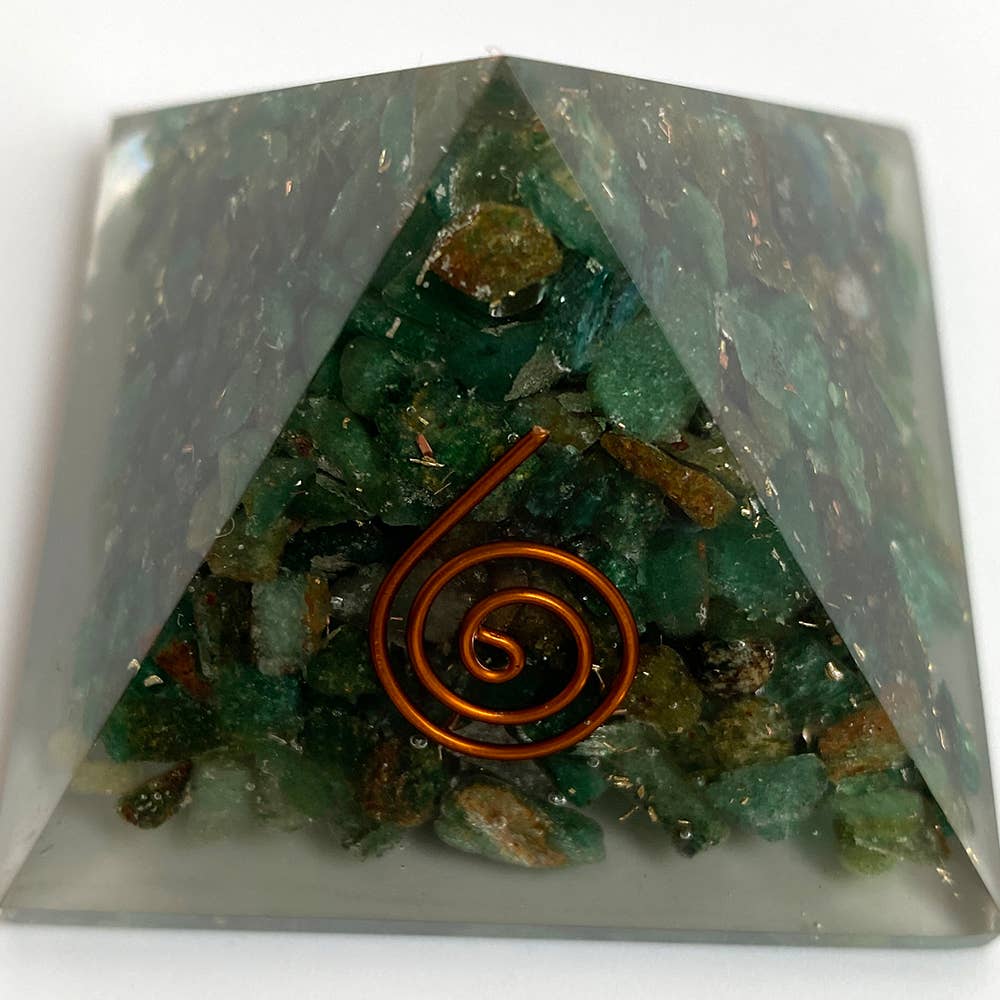 Orgoniitti Reiki Healing Pyramidi, 4-5,5cm