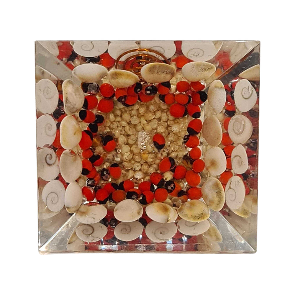 Orgonit Gomti Chakra pyramid