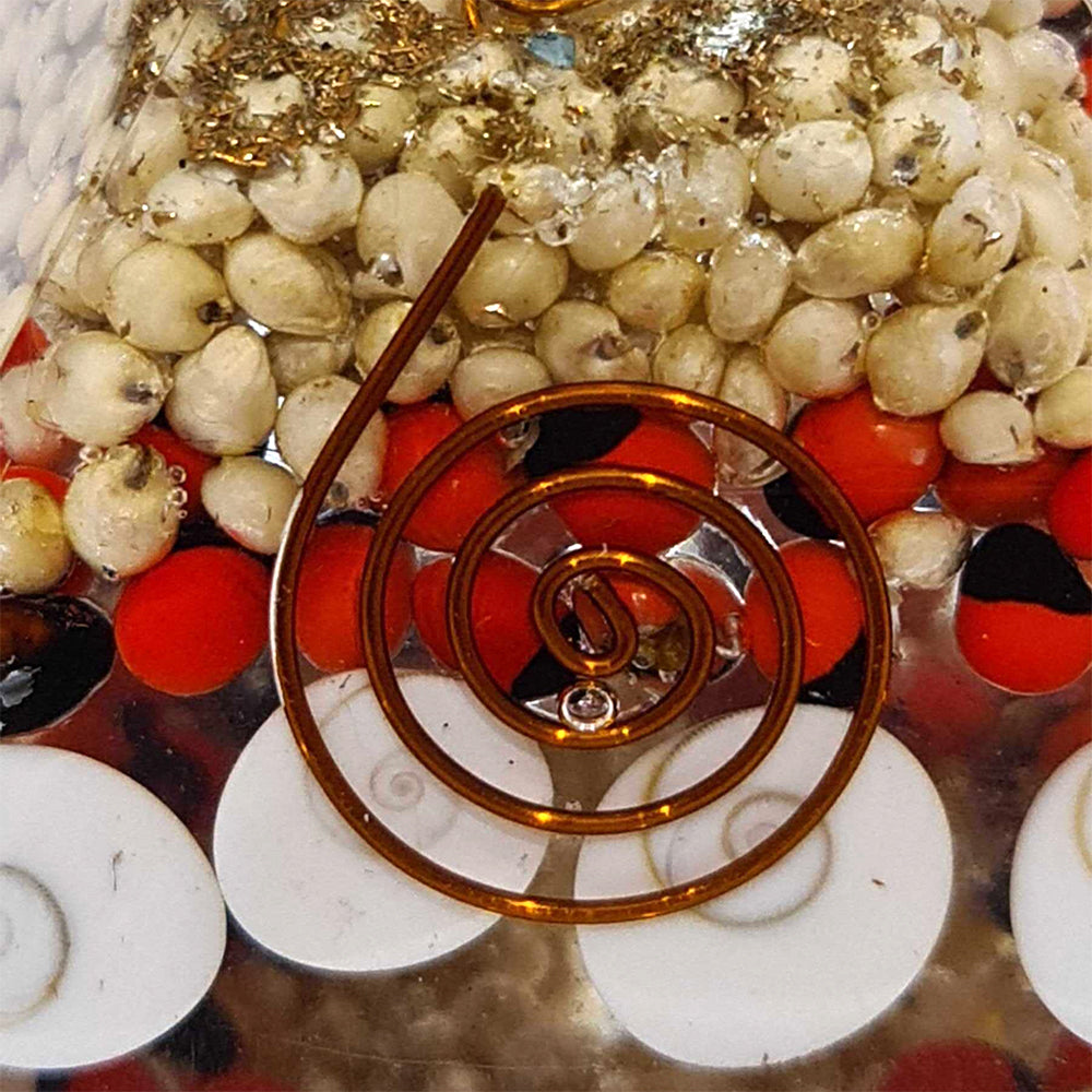 Orgonit Gomti Chakra pyramid