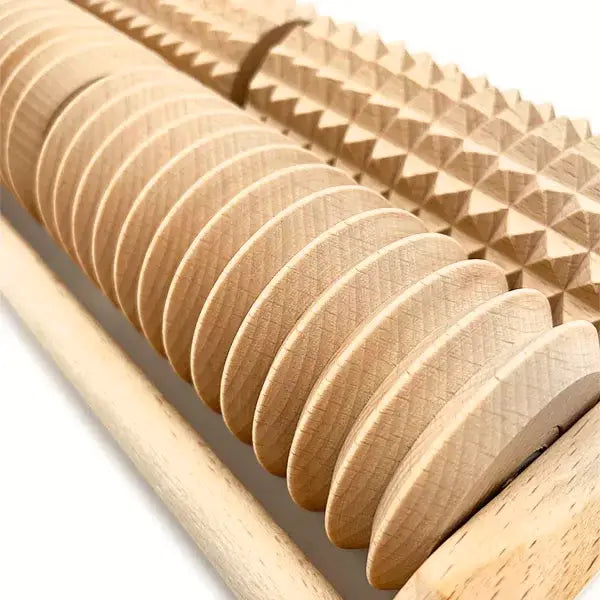 Akito Puinen Jalkahieroja