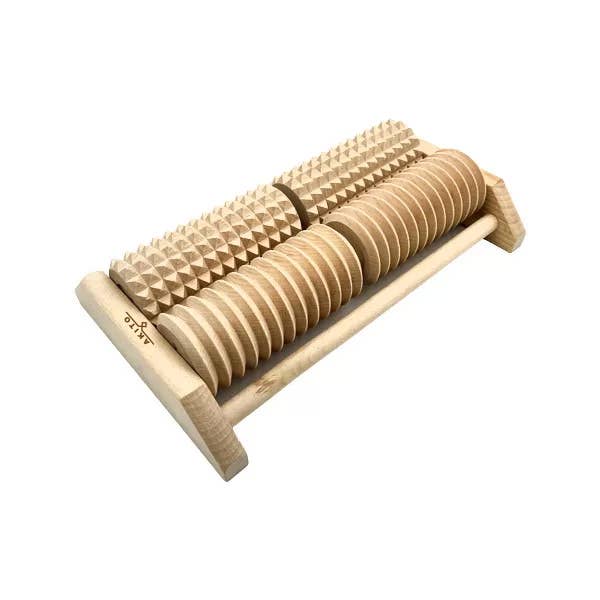 Akito Puinen Jalkahieroja